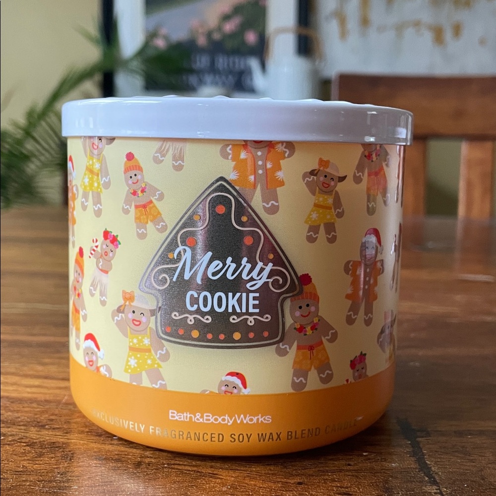 NWT Bath & Body Works MERRY COOKIE 3-Wick Candle New and Unused